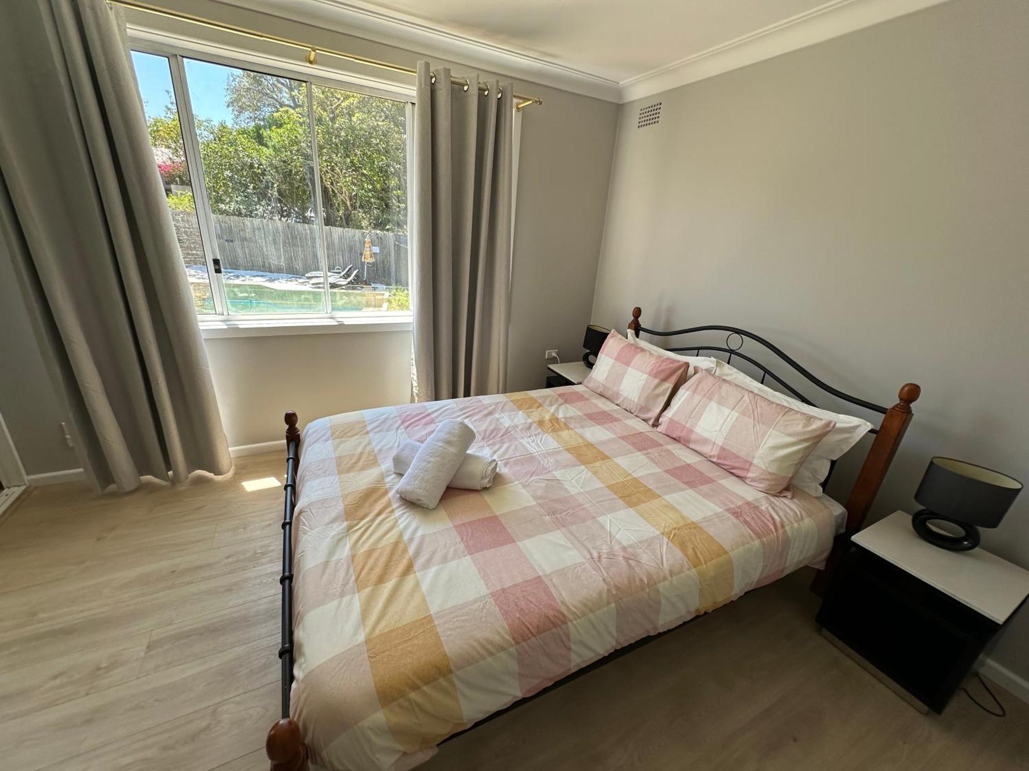 Heated Toilet Seat - Air Conditioning- Hot Tub - Dryer - Electrical Bbq Grill - Pool - Arcade Games At Golden Swan House Casa vacanze