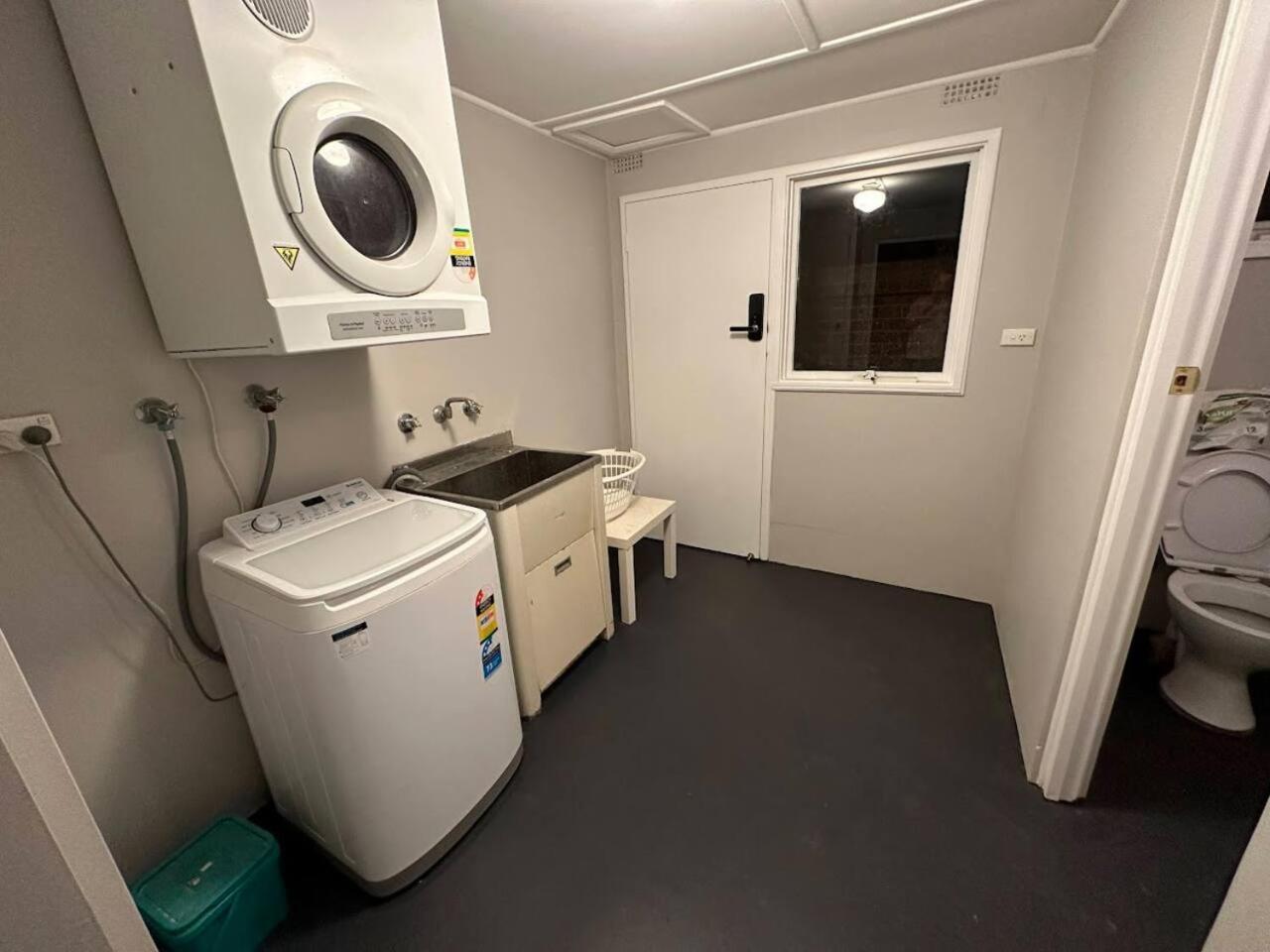 Casa vacanze Heated Toilet Seat - Air Conditioning- Hot Tub - Dryer - Electrical Bbq Grill - Pool - Arcade Games At Golden Swan House